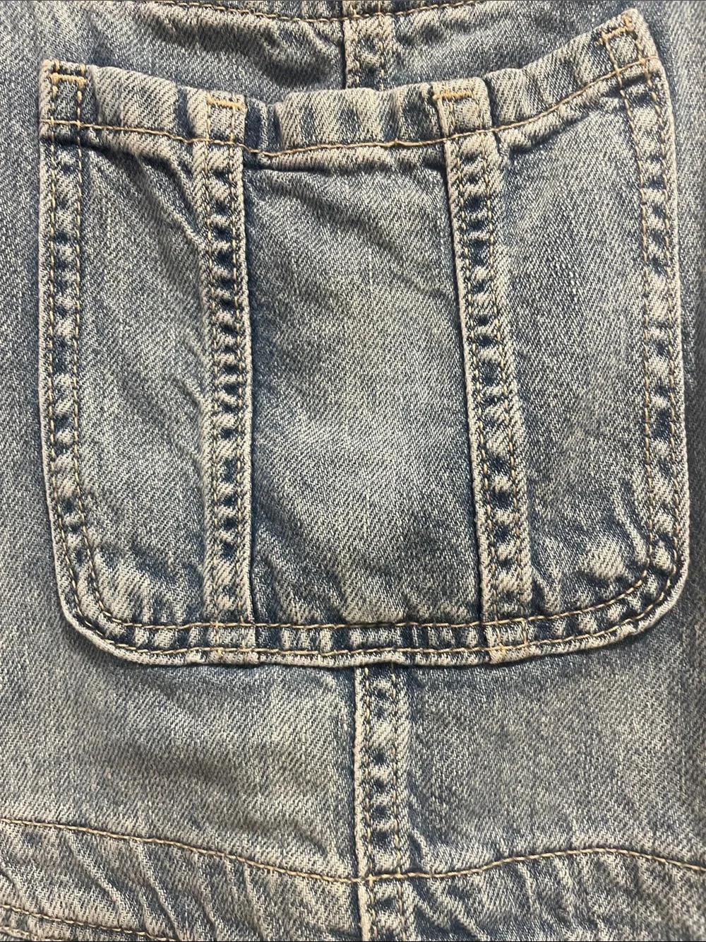 90’s inspired GAP Light Blue relaxed Denim Overalls with Front Pocket